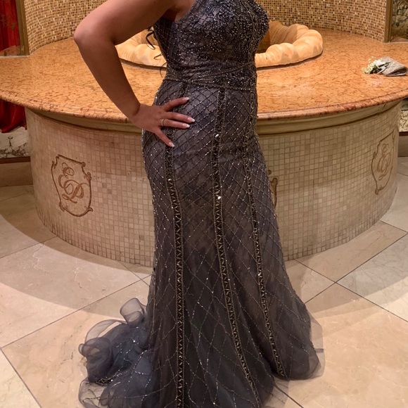 Stella couture beaded dress size 14 gray color - Picture 7 of 7